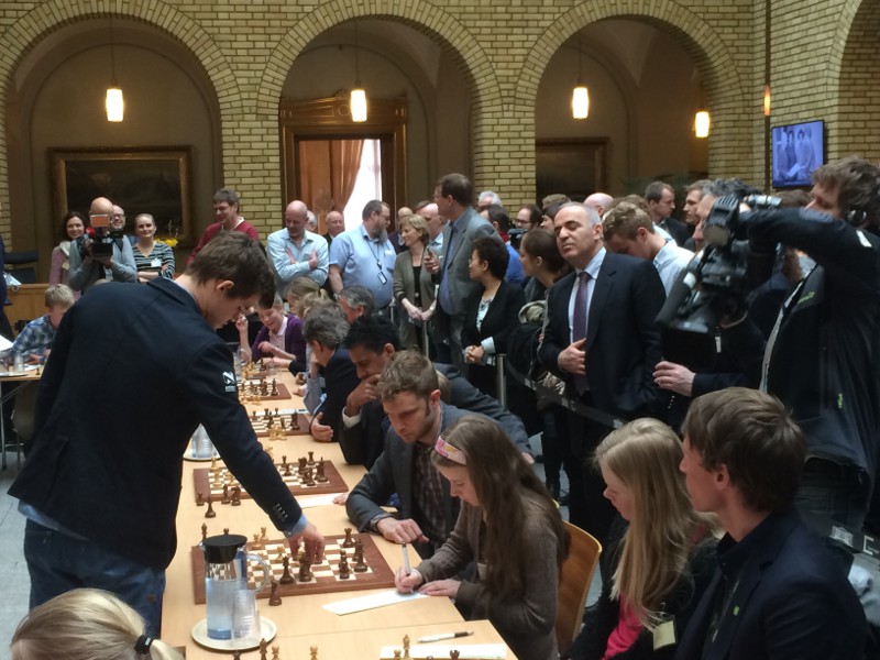 Magnus Carlsens simultanoppvisning